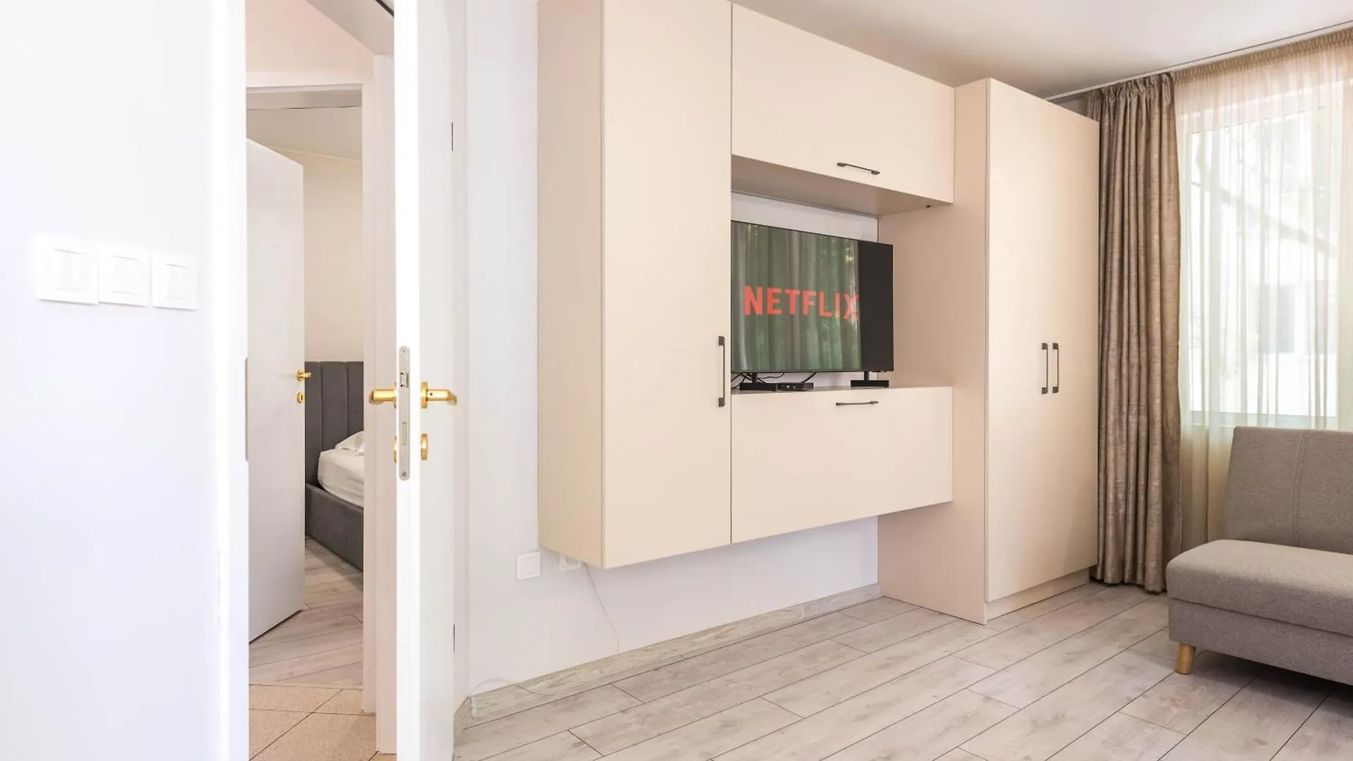 Varna Central Apartment & Studio 0*,  Bulgaria