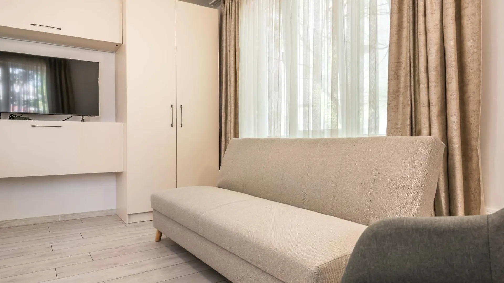 Varna Central Apartment & Studio