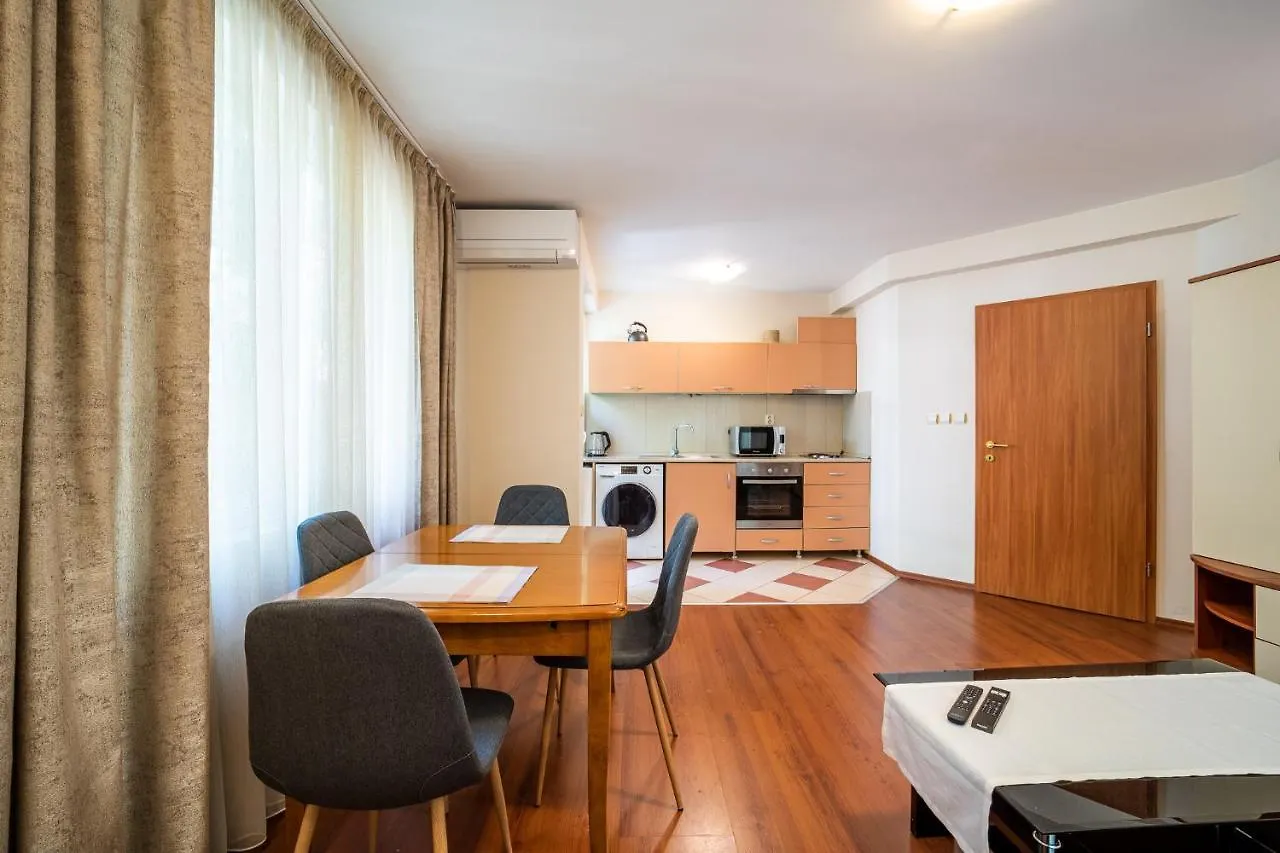 Varna Central Apartment & Studio