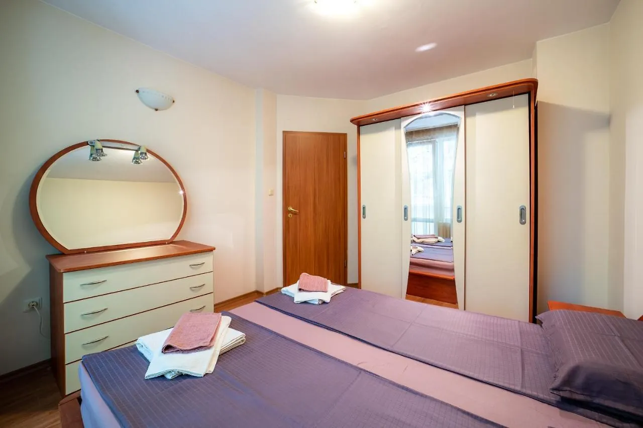 Varna Central Apartment & Studio