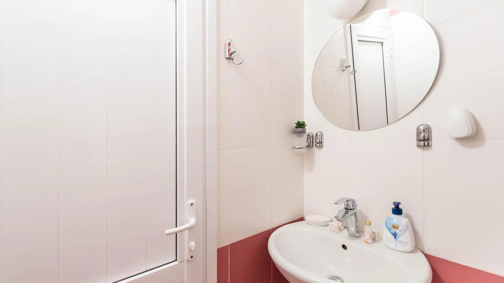 Varna Central Apartment & Studio